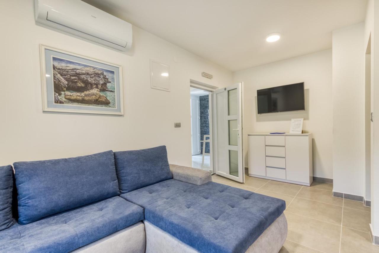 Apartmani Leptir 拉科维察 外观 照片