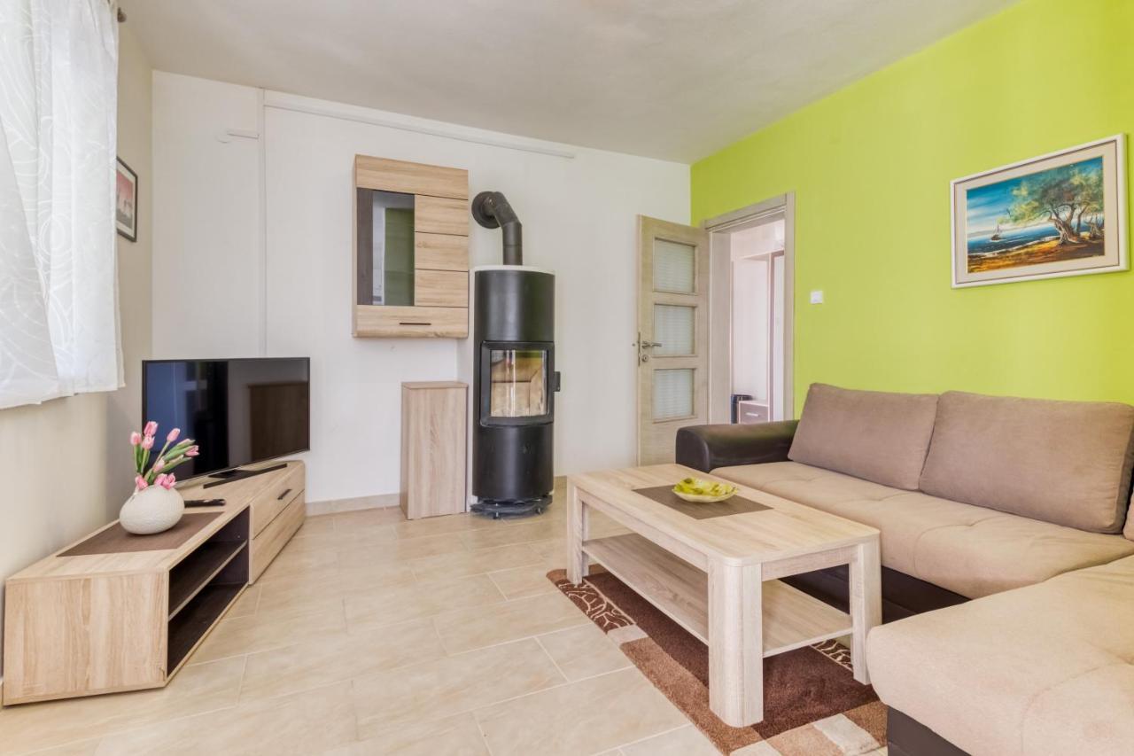 Apartmani Leptir 拉科维察 外观 照片