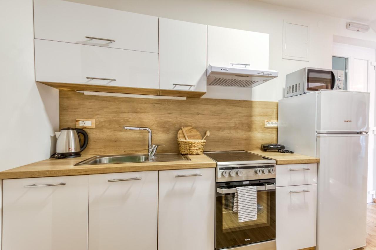 Apartmani Leptir 拉科维察 外观 照片