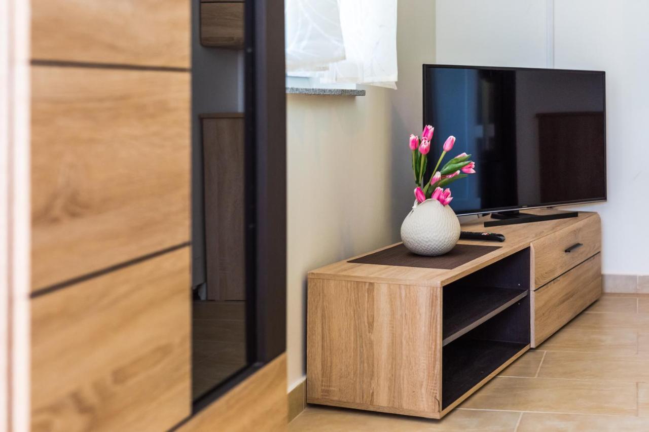 Apartmani Leptir 拉科维察 外观 照片