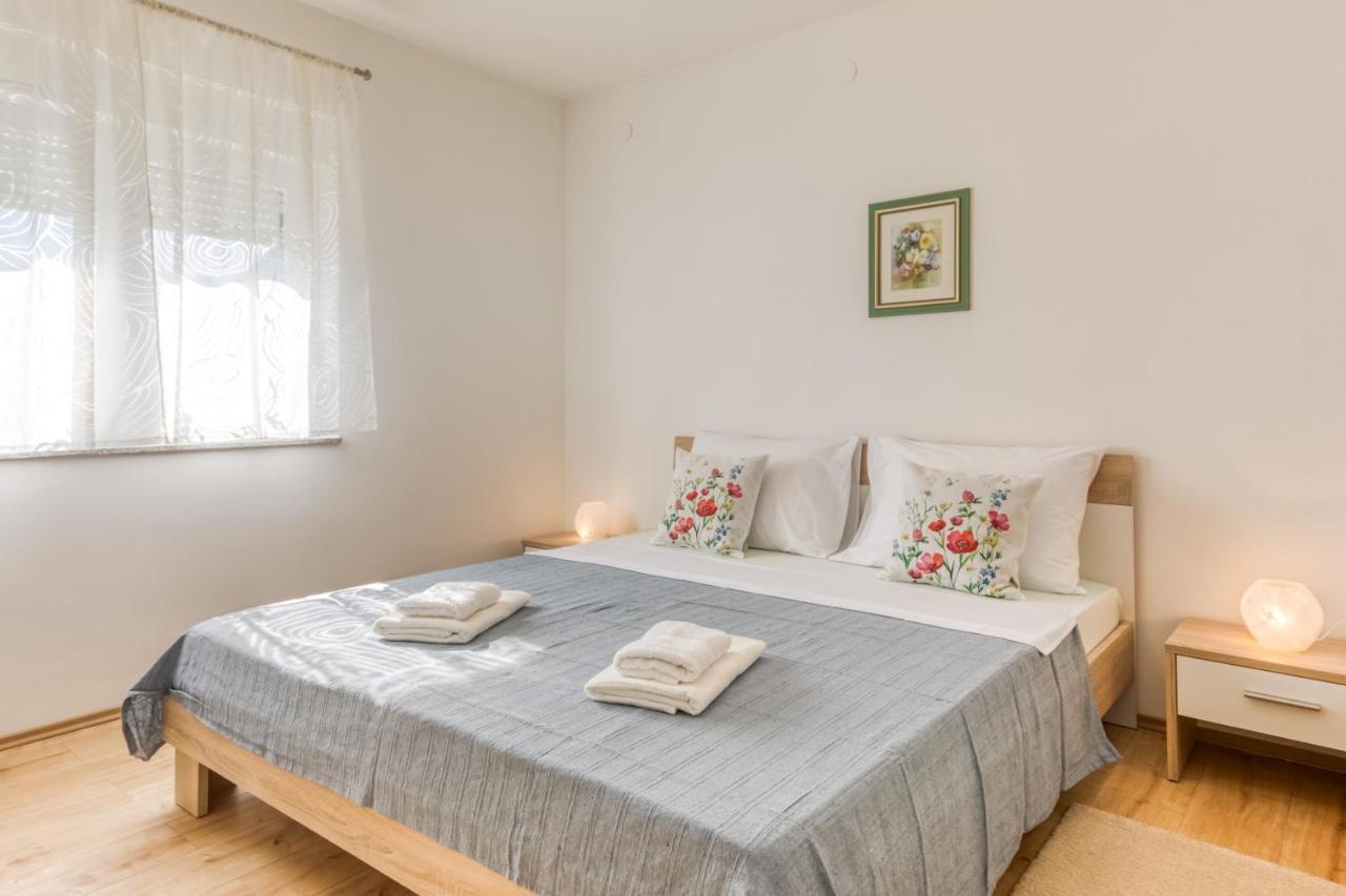 Apartmani Leptir 拉科维察 外观 照片