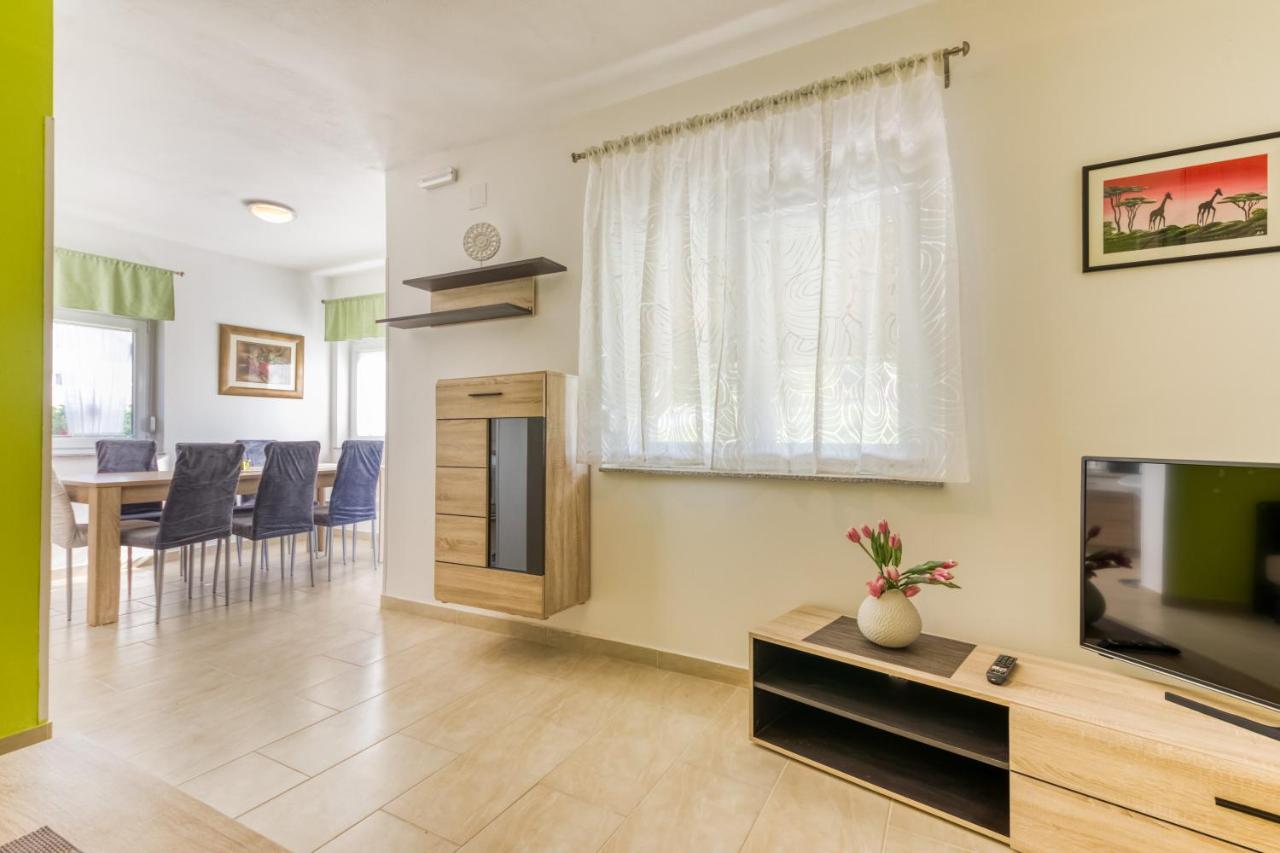 Apartmani Leptir 拉科维察 外观 照片