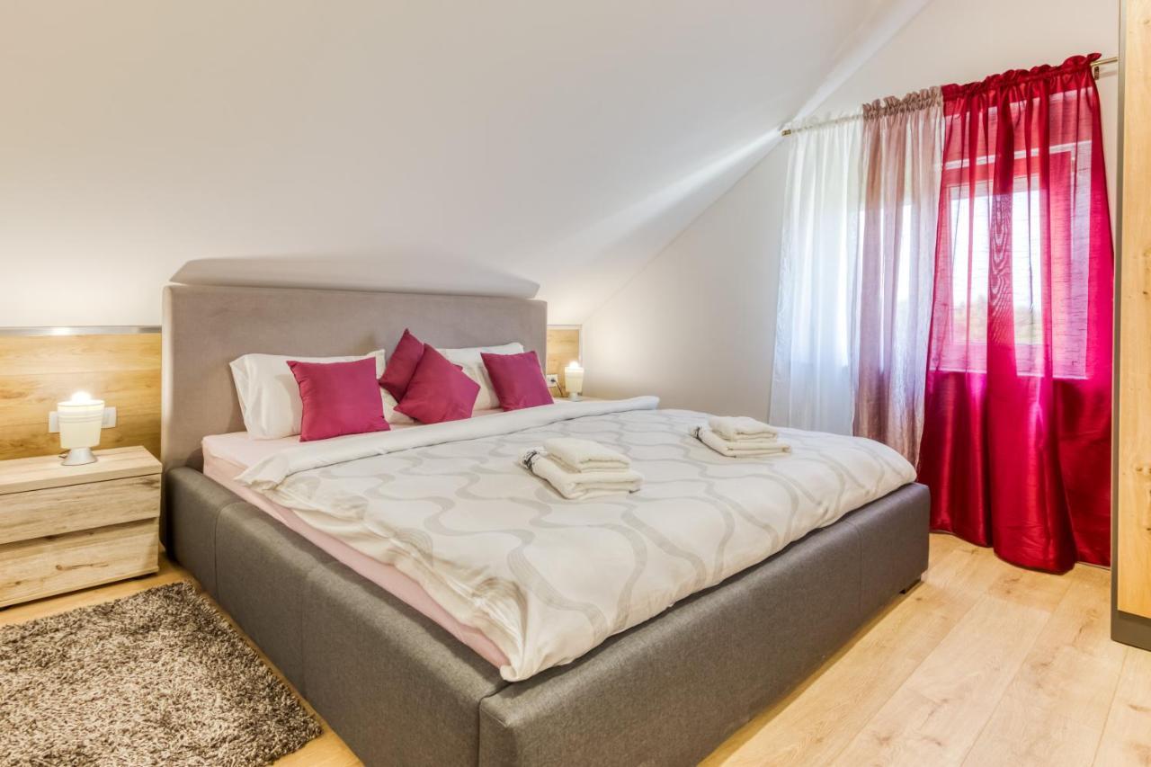 Apartmani Leptir 拉科维察 外观 照片