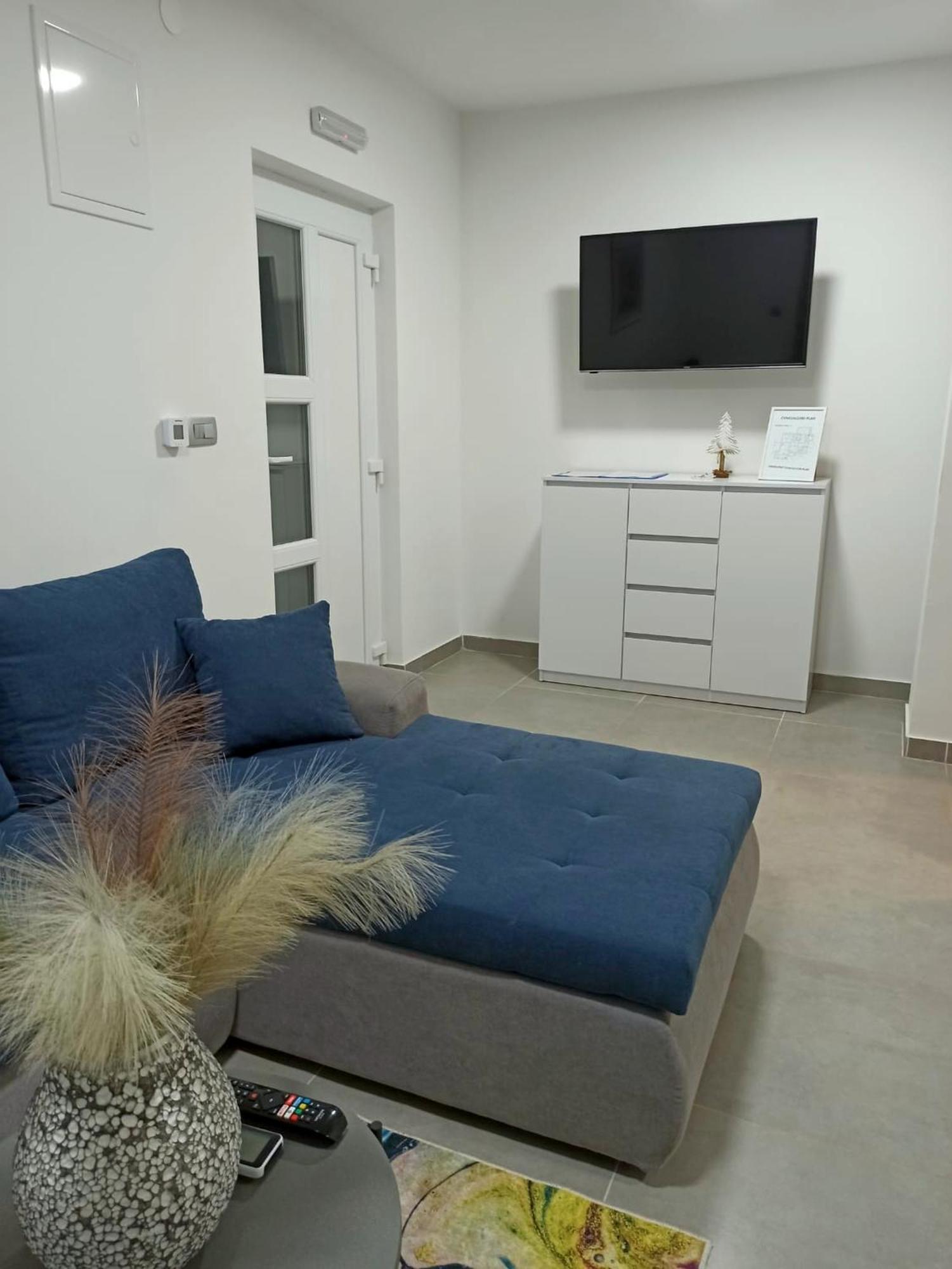 Apartmani Leptir 拉科维察 外观 照片
